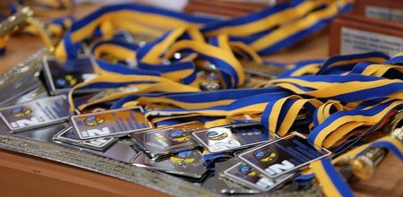 Перша ліга: учасники починають боротьбу