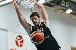 Українці за кордоном: Новицький набрав 19 очок в переможному матчі ЛЕБЛ