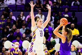 Українки за кордоном: Коваль оформила перший дабл-дабл сезону, Путра набрала 6 очок в NCAA