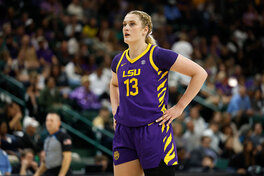 Українки за кордоном: дабл-дабл Діке, Коваль набрала 9 очок в NCAA