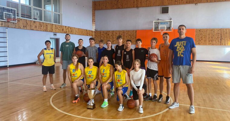 Агафонов та Марченко провели спортивний урок для учнів черкаської школи